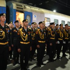 В Шымкенте торжественно встретили солдат, вернувшихся со службы