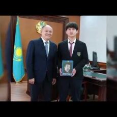 Начальник ДП встретился со школьником, поднявшим флаг Азербайджана в Туркестане