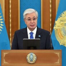 Токаев выступил на церемонии вручения наград и воинских званий