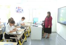 Более 49 тысяч школьников претендуют на аттестат с отличием