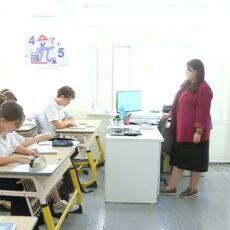 Более 49 тысяч школьников претендуют на аттестат с отличием