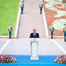 Токаев принял участие в поднятии государственного флага