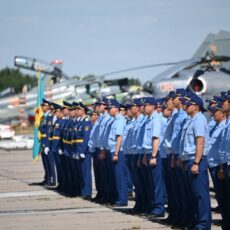 В Шымкенте чествовали военнослужащих авиационной базы