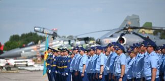 В Шымкенте чествовали военнослужащих авиационной базы