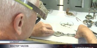 В Шымкенте мастер по ремонту часов сохраняет редкие механизмы