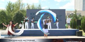 Артисты шымкентского цирка устроили представление на избирательном участке