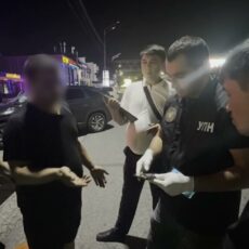 Супругов из Караганды задержали с крупной партией мефедрона в Шымкенте