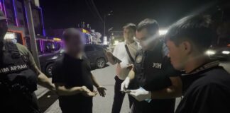 Супругов из Караганды задержали с крупной партией мефедрона в Шымкенте