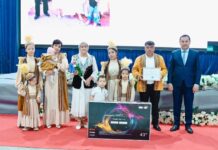 Семья с десятью детьми победила в конкурсе «Мерейлі отбасы»