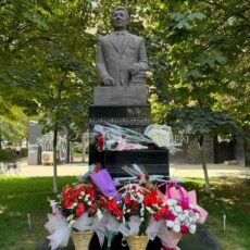 Не испортил себе некролога…