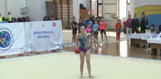 Более 300 гимнасток выступают на открытом турнире в Шымкенте