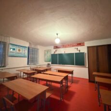 В Шымкенте более 100 взрослых получают образование в вечерней школе