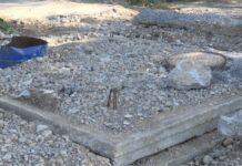 В Шымкенте двое рабочих погибли во время замены водопроводных труб